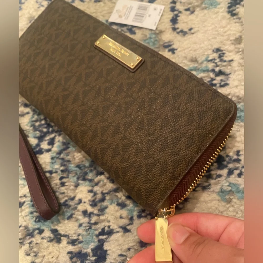 MK Travel Continental - Picture 4 of 11